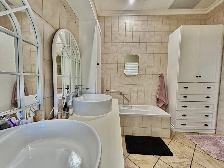 To Let 4 Bedroom Property for Rent in Wigwam North West